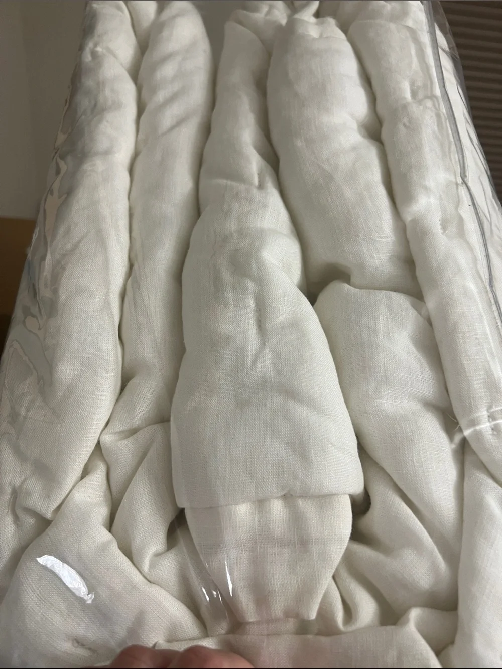 annie selke Lush Linen Puff - White Linen Comforter full/Queen